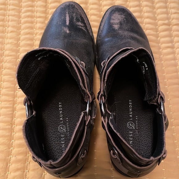 Women’s Chinese Laundry - Austin western bootie sz 9 - black/brown (distressed) - Picture 2 of 5